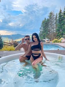 Nespecifikovaný výhled na hory nebo výhled na hory při pohledu z hotelu