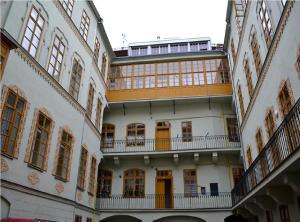 Il propose un hébergement doté d'un balcon. dans l'établissement Ruterra Apartment Charles Bridge, à Prague