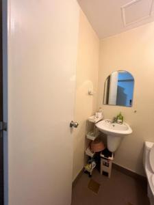 A bathroom at New Cute&Cozy Fully Furnished Studio - Avida Towers
