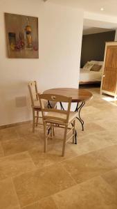 Billede fra billedgalleriet på Gîte La Genestière au milieu des vignes, piscine partagée i Mazan