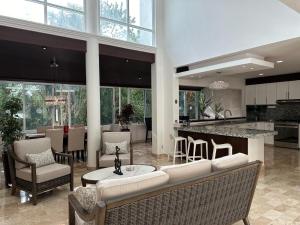 Dapur atau dapur kecil di Private Villa with Pool 10 min from Puerto Morelos Beach