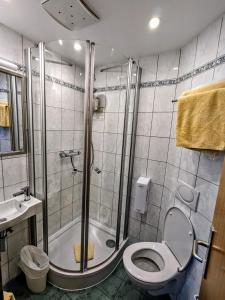 Koupelna v ubytování Hotel am Rathaus