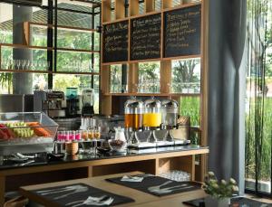 Напитки в BATIQA Hotel Cirebon