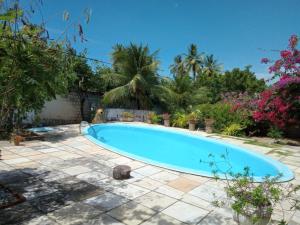 Bazén v ubytování Casa Laranja nebo v jeho okolí