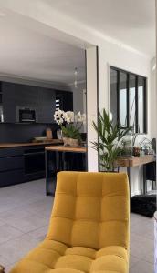 Η κουζίνα ή μικρή κουζίνα στο The Beach Dream Cagnes Sur Mer +3 φωτογραφίες