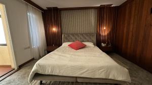 Krevet ili kreveti u jedinici u objektu Executive cozy Townhouse with office in prestigious prime location in Ulya