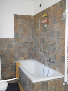 Ванная комната в Tra La Costa Apartments