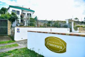 Certifikát, hodnocení, plakát nebo jiný dokument vystavený v ubytování B&B Francesca