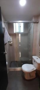 Koupelna v ubytování Espectacular apartamento de 3 habitaciones con piscina y parqueadero privado Excelente Relacion Precio Calidad Puntaje