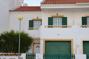 Το κτήριο όπου στεγάζεται  η παραθεριστική κατοικία