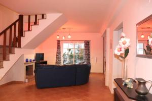 Μια τηλεόραση ή/και κέντρο ψυχαγωγίας στο Charming house with fireplace in Grândola, 142 m², Internet included