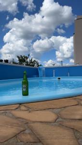Bazén v ubytování PORTAL PARQUE HOTEL nebo v jeho okolí