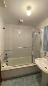 Et badeværelse på Ático - Avenida Galicia 60 + 39 billeder