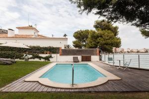 Bazén v ubytování Luxury Villa in Alicante nebo v jeho okolí