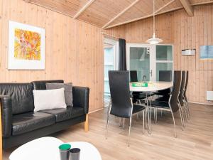 Posezení v ubytování Holiday Home Kirsebærvænget III