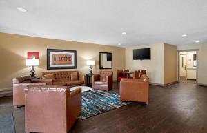 Area tempat duduk di Extended Stay America Suites - Houston - Northwest - Hwy 290 - Hollister