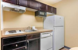 Extended Stay America酒店 - 哥伦布 - 塔特尔的厨房或小厨房