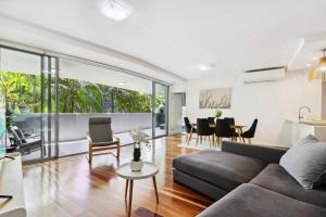 Кът за сядане в 3-Bed Luxurious Retreat by Brisbane River & CBD