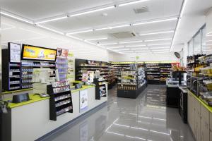 Supermercado u otro tipo de tienda en el resort o alrededores