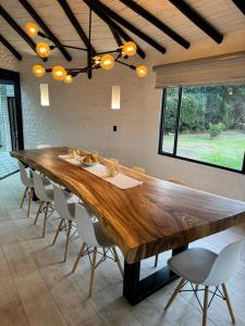 Fotografie z fotogalerie ubytování Luxury Finca el Ensueño, casa entera, con Sauna, Jacuzzi, BBQ y Caballos v destinaci Tenjo