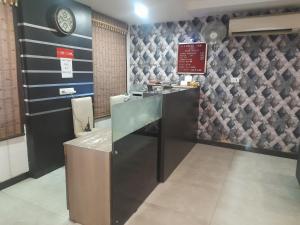 Fotografie z fotogalerie ubytování Hotel Global inn -1 KM From Railway Station - Lift Food And Free Parking v destinaci Lakhnaú