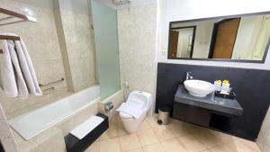 Kupatilo u objektu LPP Convention Hotel Demangan