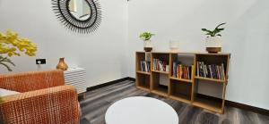 The library in the holiday home