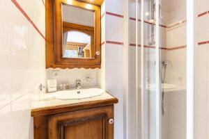 Łazienka w obiekcie Résidence Le Roselend - maeva Home - Appartement 3 Pièces 6 Personnes - Sélection MAE-0983