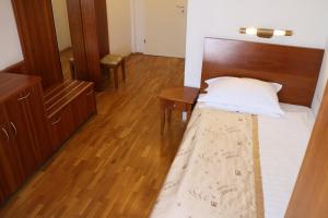 Ein Bett oder Betten in einem Zimmer der Unterkunft Hotel Wasserpalast - breakfast for free!!!