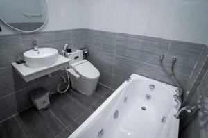 Koupelna v ubytování Dieu Thong Hotel