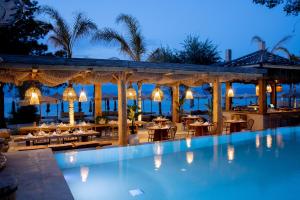 Bazén v ubytovaní MAKO Sea & Suites alebo v jeho blízkosti