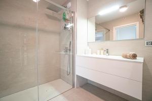 O baie la Exceptionnel, Exclusive Resort, jardin 130m2 +12 fotografii