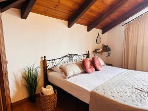 Giường trong phòng chung tại Villas Lugrezia Sea View