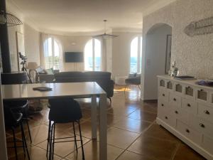 Photo de la galerie de l'établissement Vamos a la playa - Côté mer, à Cerbère