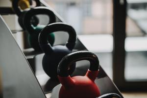 Fitness centrum a/nebo fitness zařízení v ubytování HIIVE Oldenburg