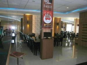 Ресторан / й інші заклади харчування у Benteng Hotel Pekanbaru