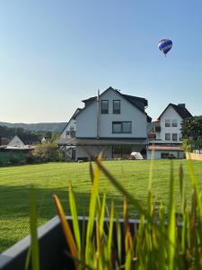 Το κτήριο όπου στεγάζεται  το διαμέρισμα