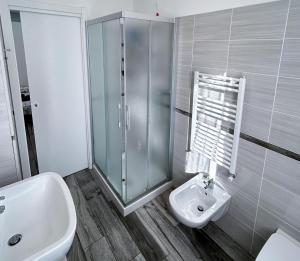 A bathroom at casa serena e alice