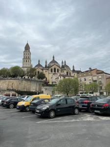 Φωτογραφία από το άλμπουμ του Appartement centre-ville, vue sur la cathédrale σε Περιγκέ