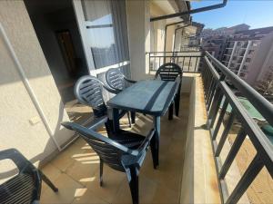 Sunny Beach Hills - Menada Apartments tesisinde bir balkon veya teras