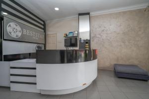 The lobby or reception area at OYO 1194 Best Stay Hotel Pangkor