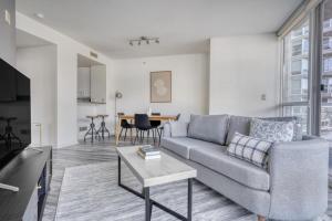 Χώρος καθιστικού στο Rincon Hill 1BR w Gym Lounge nr Embarcadero SFO-763