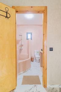 Koupelna v ubytování Ezz’ Dar Marrakech
