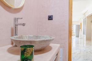 Koupelna v ubytování Ezz’ Dar Marrakech
