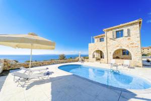 Πισίνα στο ή κοντά στο Villa Dioni Ena