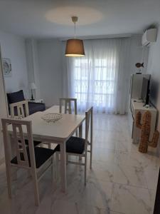 Kuchyň nebo kuchyňský kout v ubytování APARTAMENTO SAN ANDRÉS TORRE DEL MAR