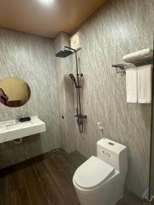 Salle de bains dans l'établissement Dream House Homestay