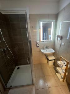 A bathroom at Penzion Moto