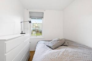 Moderne solrik leilighet - gratis lading/sentralt tesisinde bir odada yatak veya yataklar