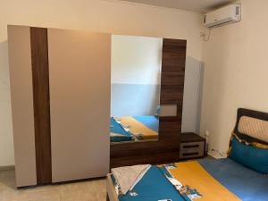 Postel nebo postele na pokoji v ubytování guest mtsangamouji studio
